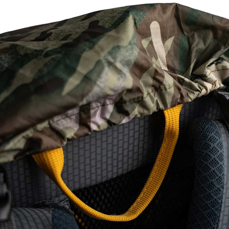 highlander ducks back raincover on bag hmtc large