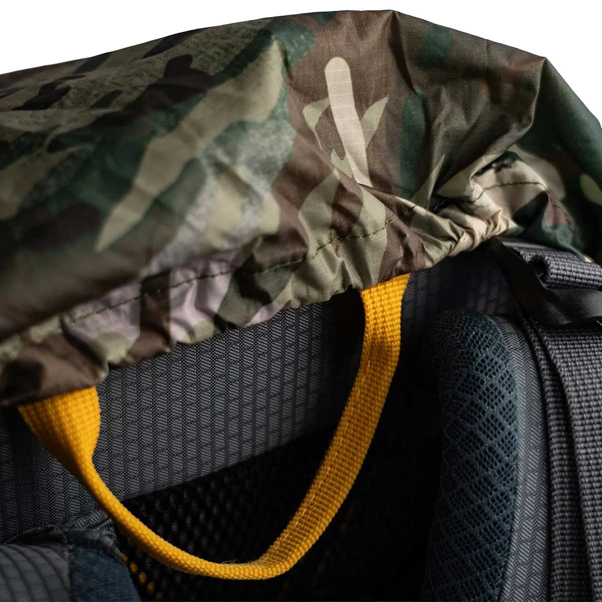 highlander ducks back raincover on bag hmtc xl