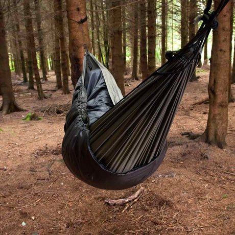 snugpak olive green hammock quilt in use