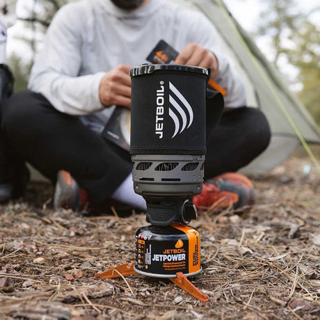 800ml jetboil zip fast boil system used outdoors