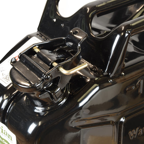bayonet closure on 10l black wavian jerry can