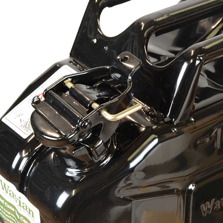 bayonet closure on black 10l wavian jerry can