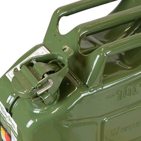 bayonet closure on khaki green 10l wavian jerry can