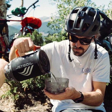 carbon jetboil flash 1.8l fast boil system used outdoors