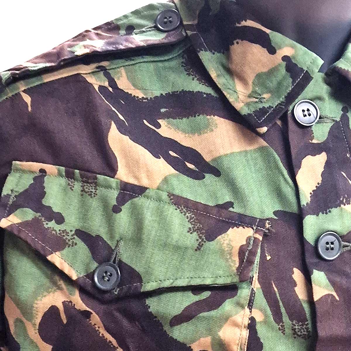 British DPM Tropical Combat Shirt – Lightweight, Size Large – Like New Old Stock