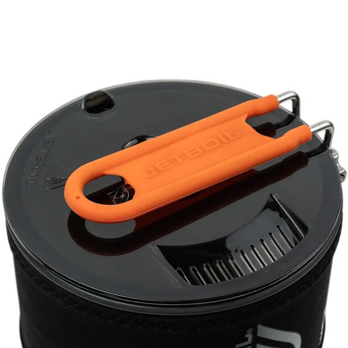 folding handle on 1.2l jetboil trailcook system