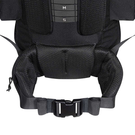 hip belt on 66l black highlander forces elite pack