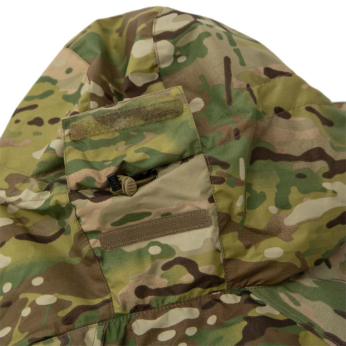 hood adjuster with storm flap on carinthia multicam mig 5.0 jacket