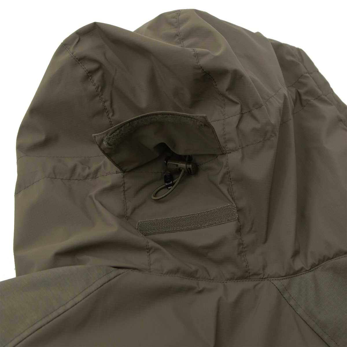 hood adjuster with storm flap on carinthia olive mig 5.0 jacket