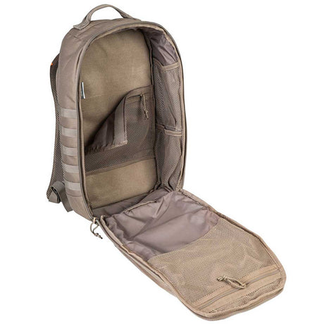 internal sleeves in coyote brown highlander harrier 25l clamshell pack
